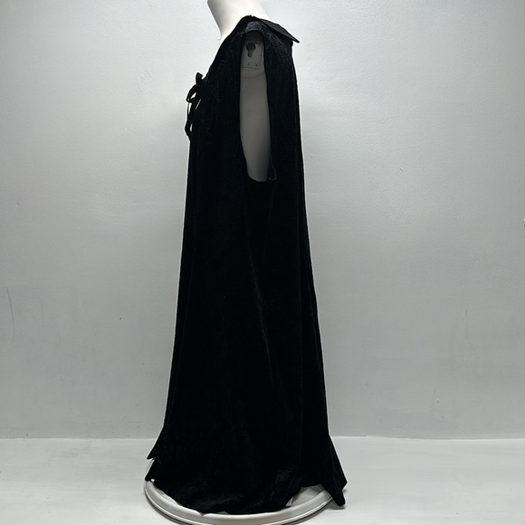 Disney Torrid Villains Skater Dress Embossed Velvet Collared Black Plus Size 26 - Picture 8 of 10